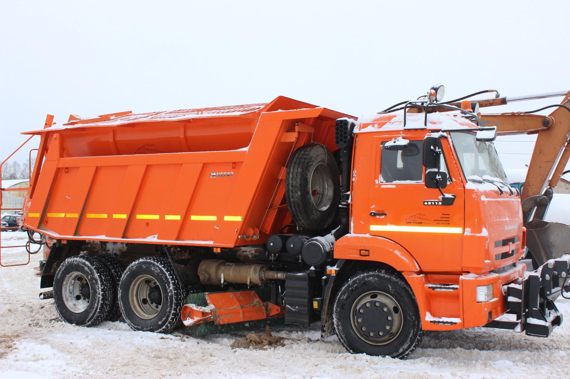 Пополнение автотранспорта «КАМАЗ» новой снегоуборочной спецтехникой - TLB-825, СНП-18 и КДМ-115001