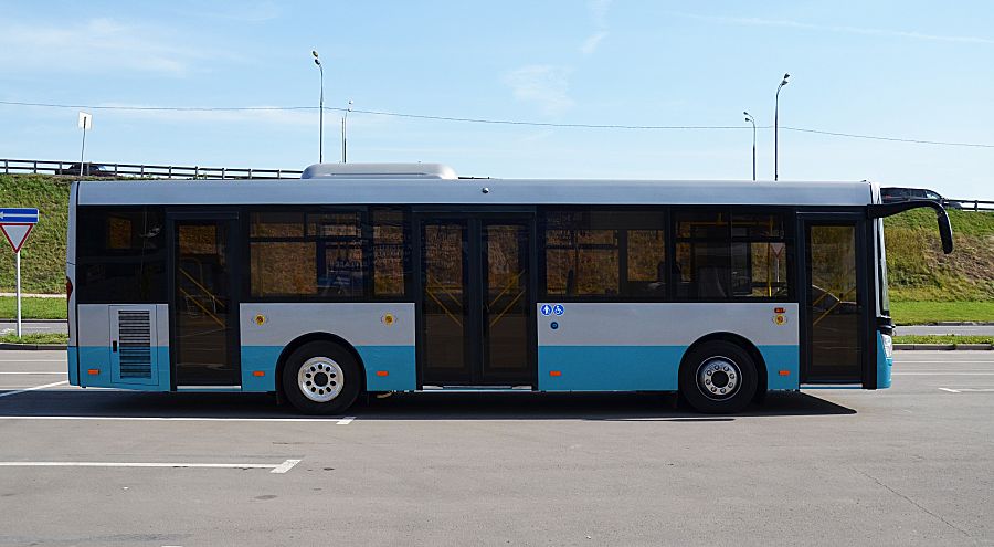 Низкопольный автобус среднего класса - ЛиАЗ-4292 «Курсор»