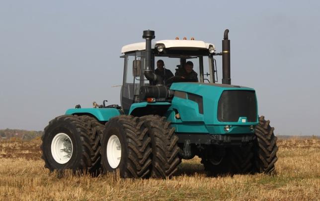 Колесные и гусеничные тракторы, а также спецтехника от БТЗ: БТЗ-243К, БТЗ-246К и БТЗ-180