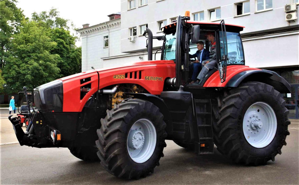 Самый мощный трактор от Минского автомобильного завода – Беларус-4522