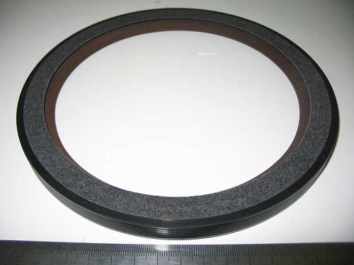 650-1005161 Манжета ЯМЗ-650 вала коленчатого задняя(без пружины)