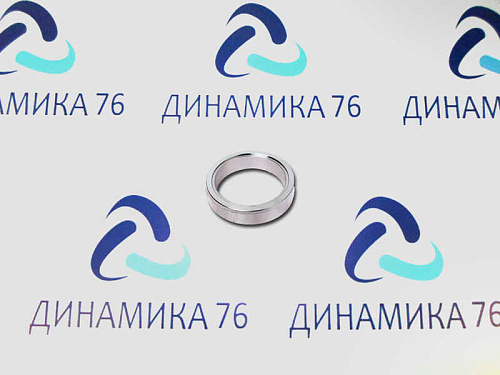 650-1005040 Втулка распорная (ЯМЗ)