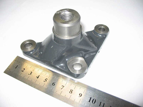 650-1308139 Кронштейн ЯМЗ-650 ролика промежуточного